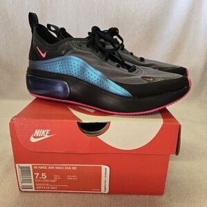 Used Womens Nike Air Max Dia Sneakers - Black and Pink Sz 7.5